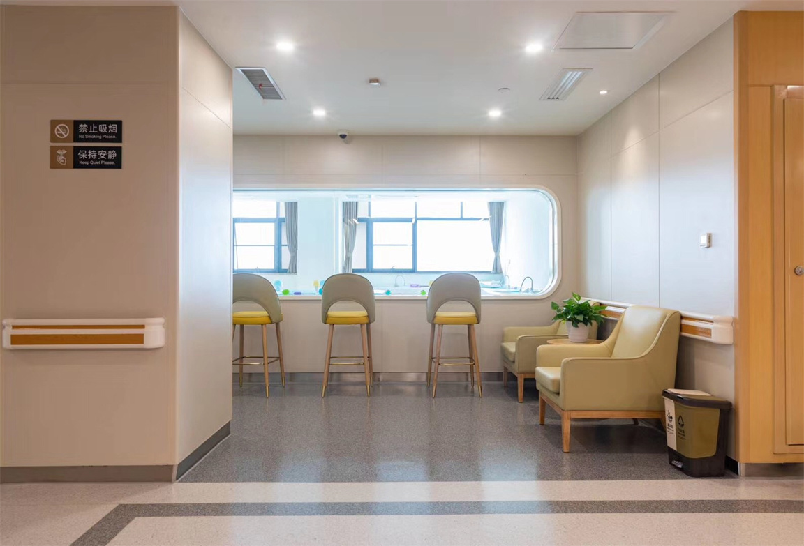 长沙妇幼医院茶几绒布沙发椅休闲空间案例照片 (2)