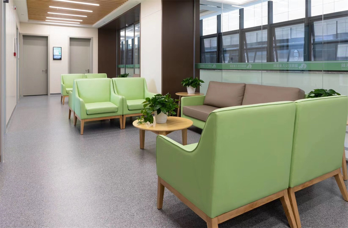 长沙妇幼医院茶几绒布沙发椅休闲空间案例照片 (3)
