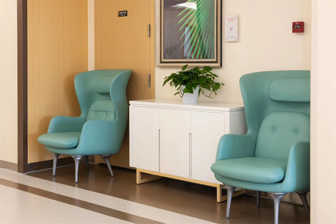 长沙妇幼医院茶几绒布沙发椅休闲空间案例照片 (13)